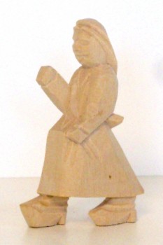 Kutscherfrau 8.5cm, geschnitzt, natur