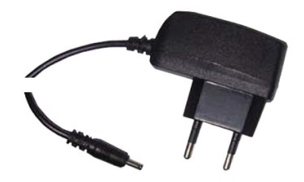 Steckernetzteil 5V=, 1A, schwarz